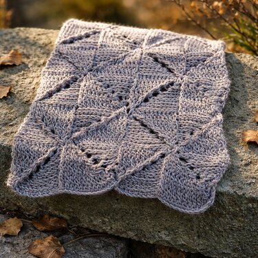 Scarf / Stole TriTwist Dreieckswirbel BE – crochet pattern