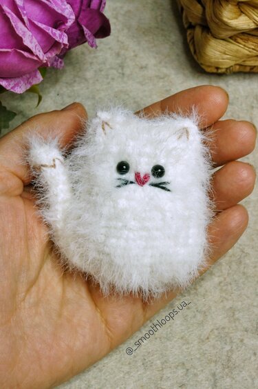 Fluffy Cat Crochet Pattern. Little  kitty