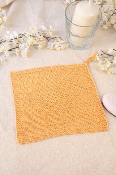 Knitting Pattern for a Chicken Washcloth - Dishcloth