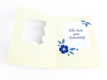 Geburtstagskarte in Naturweiß und Blau – Bastelanleitung und Vorlagen