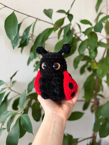 No-Sew Ladybug Crochet Pattern – Amigurumi Plushie Tutorial