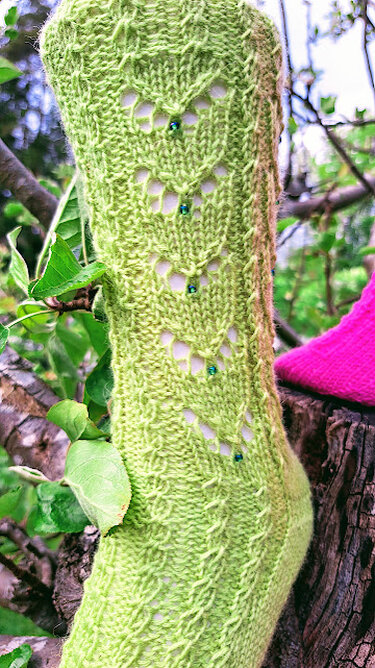 "Herzperlen" Socken Strickanleitung - Stricken mit Perlen