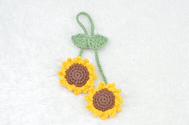 Crochet Pattern Sunflower & Rose Bag Charm *Perfect for Yarn Scraps*