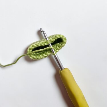 PDF Häkelanleitung Amigurumi Schlüsselanhänger "Kleines Monster"