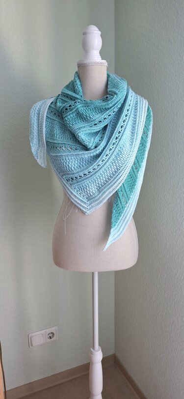 Crochet pattern shawl Flowmere - Image 13