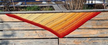 Crochet pattern shawl Flowmere
