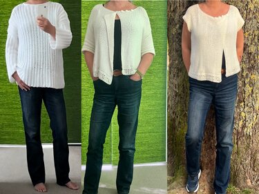 Eine Person trägt drei weiße Häkeloberteile: ein langärmeliges Oversize-Shirt, ein kurzes Häkeljäckchen und ein Top.