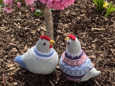Osterhühner Georg und Friedrich * Strickanleitung
