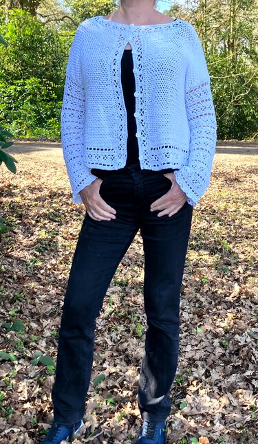 Schlichte Cardigan mit hübschen Borten - Häkelanleitung - Bild 3