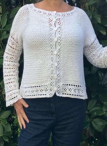 Schlichte Cardigan mit hübschen Borten - Häkelanleitung - Bild 10