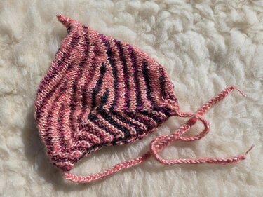 Baby-Wirbelmütze , Strickanleitung - Bild 8