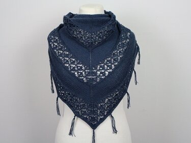 Strickanleitung Dreieckstuch stricken – leichtes Boho Tuch mit Lochmuster - Bild 13