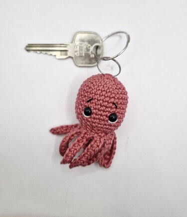 PDF Häkelanleitung Oktopus Schlüsselanhänger, Taschenbaumler, Amigurumi