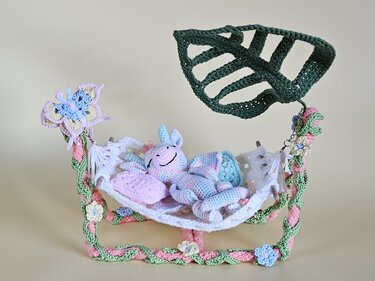 Drachenbaby Dreamy Häkelanleitung mit Hängematte & Blumen - Bild 2