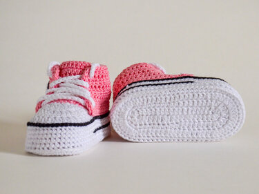 Crochet baby shoes pattern 0-3 months high top baby sneakers with stars b12 - Image 9