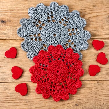 Häkelanleitung für das schöne "Herz" Deckchen