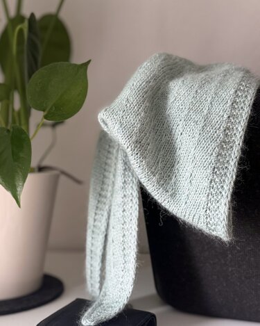 Laale — Strickanleitung für ein schmales Dreieckstuch