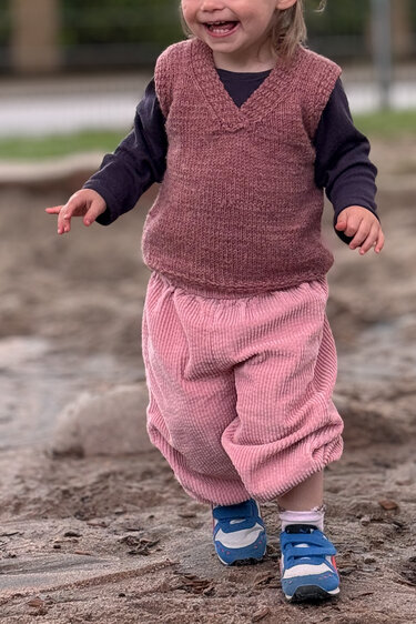 Strickanleitung für einen Slipover für Babys und Kleinkinder