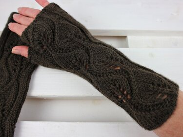 Kntting pattern Fingerless Gloves "Emely"