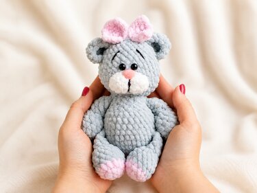 Häkelanleitung Teddybär aus Plüschgarn – Amigurumi Bär (ca. 18 cm)