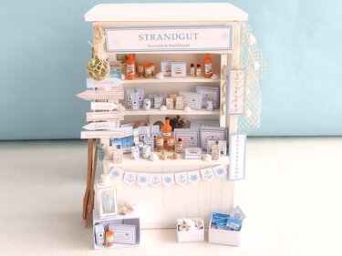 Miniatur Küsten-Souvenirstand-Set 1:12 – Bastelbögen & Anleitung