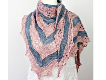 Strickanleitung Dreieckstuch mit zweifarbig mit Lacemuster "Special Love"