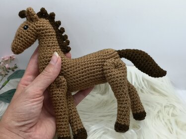 2in1:(Schaukel-)Pferd mit beweglichen Beinen - Häkelanleitung von NiggyArts - Bild 2