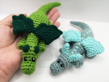 Dragon resting - low sew crochet pattern by NiggyArts