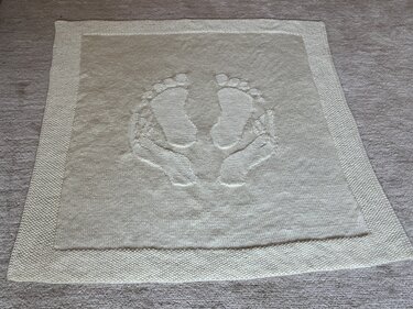Babydecke 'Getragen von Liebe' - Eine Strickanleitung - Bild 7