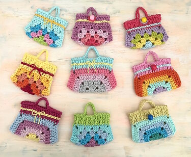 Crochet Pattern Mini Handbag, Keychain, Bag Charm, Advent Calendar DIY Idea - Image 9