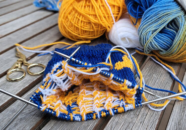 "Koi Fish" Colorwork Socks – Digital Pattern
