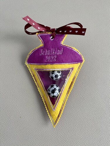 ITH Schultüten-Anhänger mit Sichtfenster | Stickdatei 13×18 cm