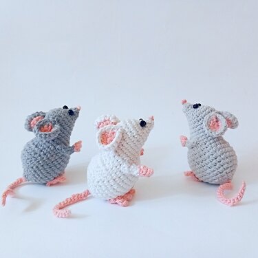 Small Mouse. Crochet pattern