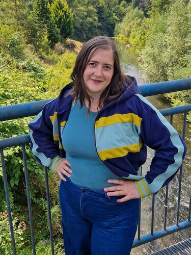Schnittmuster Sweatjacke Damen mit Kapuze & Colorblocking Gr. 32–62 - Bild 35