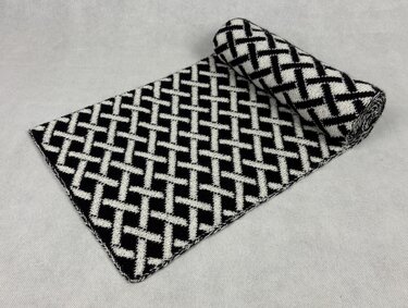 Schal Süsse Erinnerungen – Eine Double-Face Strickanleitung