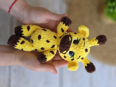 Juno die Giraffe – Häkelanleitung süßes Kuscheltier aus Chenillewolle - Bild 5