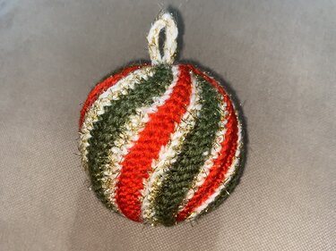 Christmas Tree Ornament Easy Spiral Ball Pattern PDF and Video Tutorial