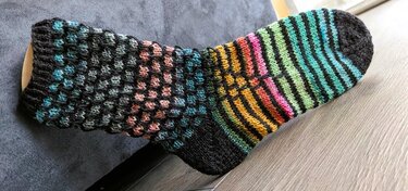 Honeycomb Haven Socks - Socken im Wabenmuster - Bild 2