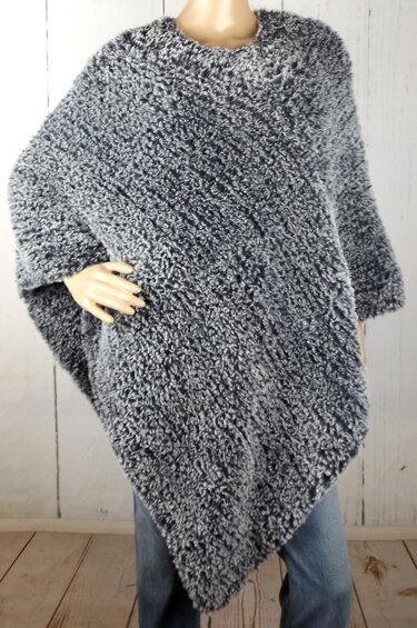 Strickanleitung Poncho mit Loop "Fake - Fur"