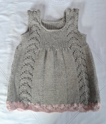 Strickanleitung * Baby Kleid in 3 Größen 0 - 18 Mon.