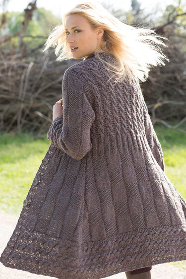 Strickanleitung: Brauner Tweedmantel