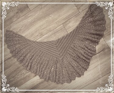 Einfach-Zeitlos-Schön-Fledermaustuch - Häkeln