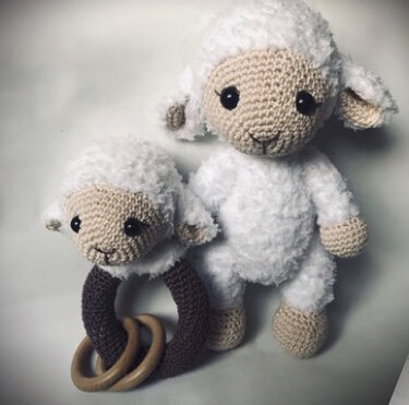 Agnes the little Lamb crochet pattern