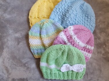 Strickanleitung für 5 Babymützen verschiedene Größen und Mustern! - Bild 10