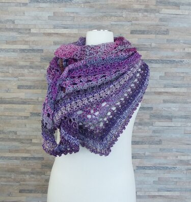 Shining Eyes Häkelanleitung für ein Dreieckstuch Charity Verborgene Engel