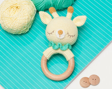 Giraffen Rassel Häkelanleitung