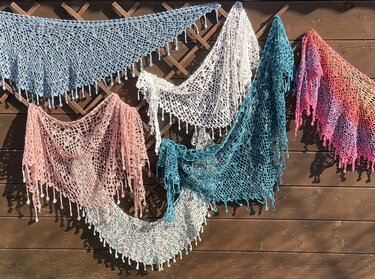 "Der Luxusfloh" Sommerliches Lacetuch - Häkeln