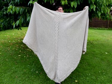 Riesengroßes gestricktes Kuscheltuch "Endromis" - Bild 2