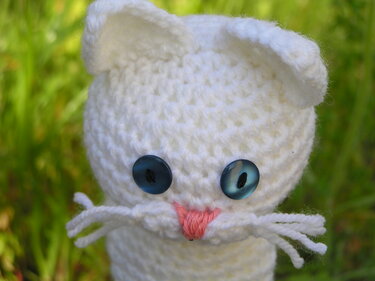 Pattern White kitty amigurumi - Crochet