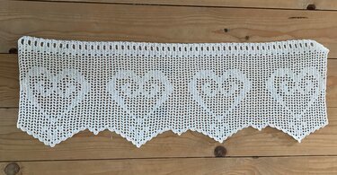 Anleitung Häkelgardine mit Herzen - Häkeln